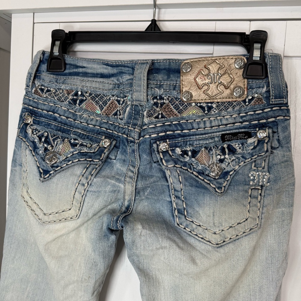 Miss Me Cuffed Capri Jeans 25 Light Wash Embellished Bling Western Y2K (28x22)